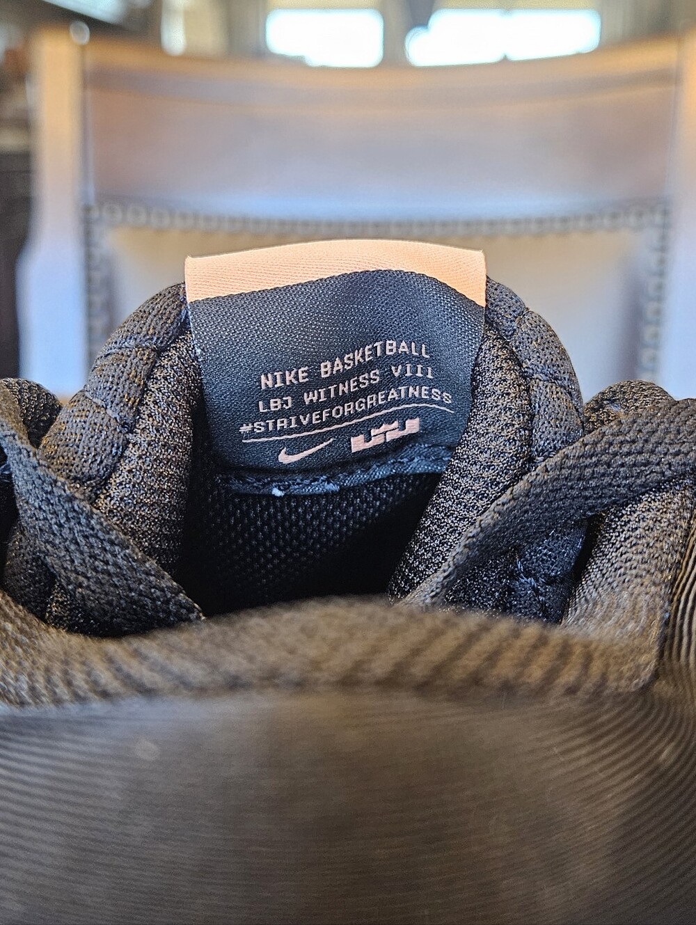 Nike LeBron Witness VIII Men's Basketball Shoes - Picture 7 of 9